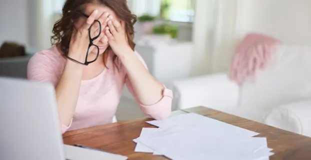 freepik_busy-businesswoman-working-at-home-office_622x321